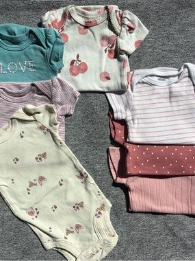 Newborn bodysuits